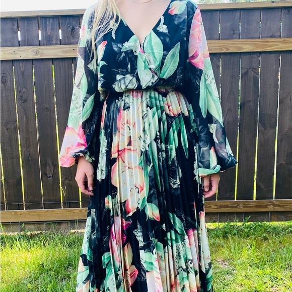 SIZE Medium | Flying Tomato Black and Pink Floral Long Sleeve Midi Dress - Picture 1 of 12